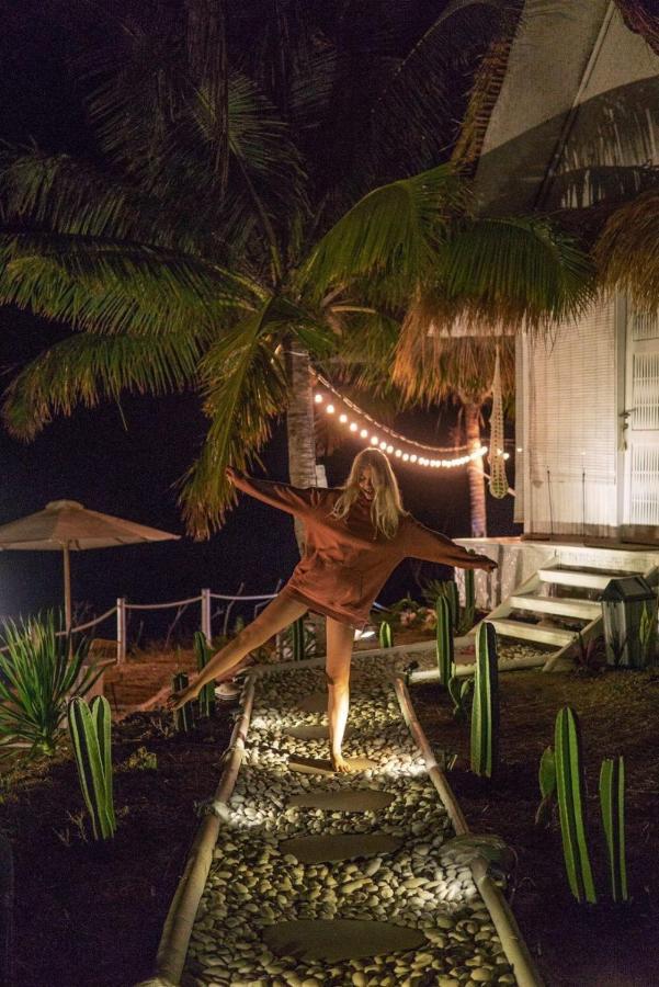 Tropical Glamping Nusa Penida - Private Romantic Seaside Bungalow Diamond Beach Pelilit Exterior photo